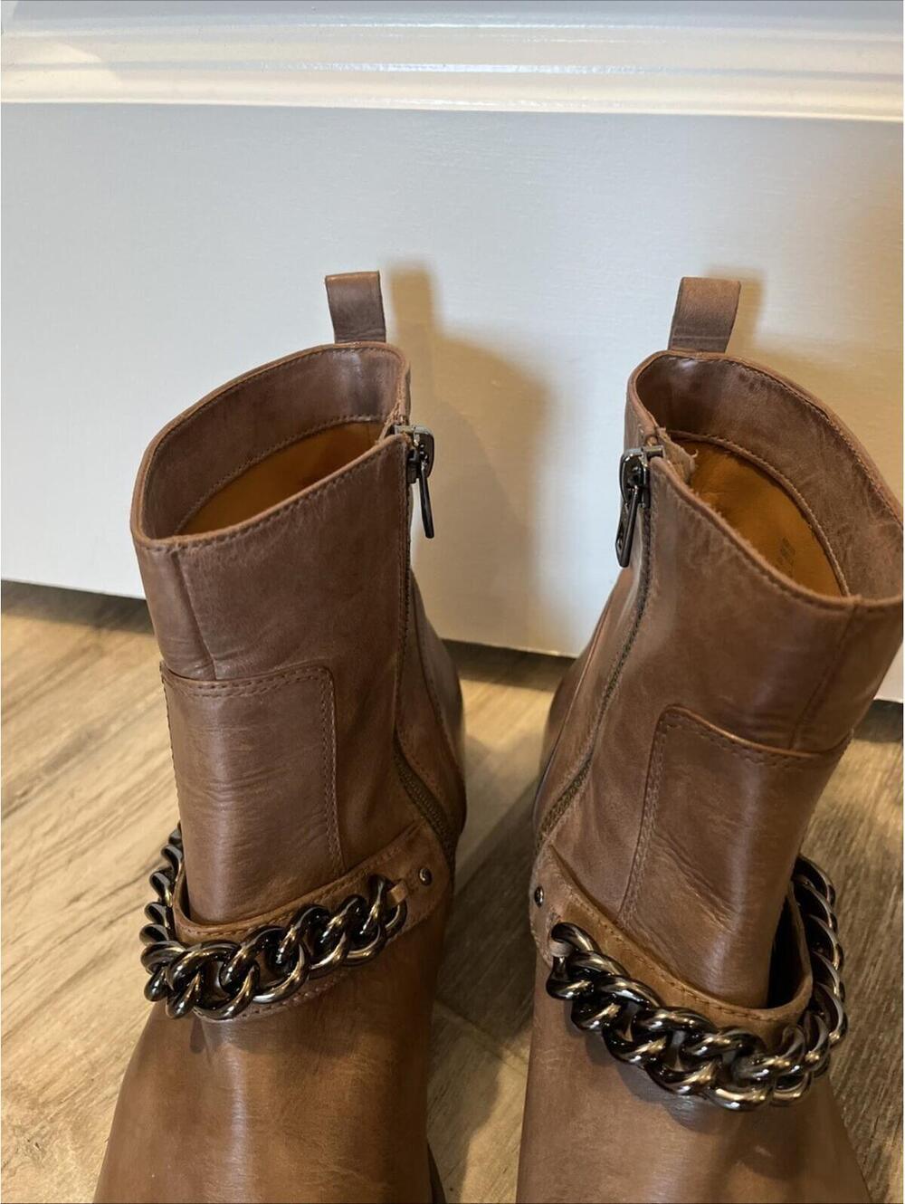 COACH ADELLA LADIES ANKLE BOOTIES SIZE 9B BEIGE LEATHER RP$275 - Picture 4 of 13